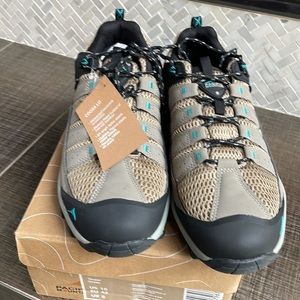 Pacific Mountain Coosa Low NWT in taupe/green